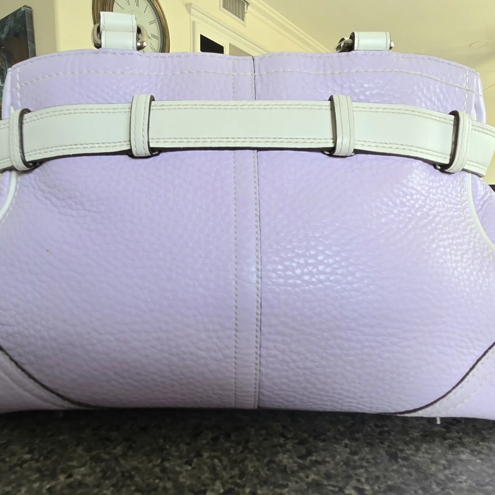 RARE! Coach Hamptons Medium Lavender/Lilac Leather Carry M0693-F10688